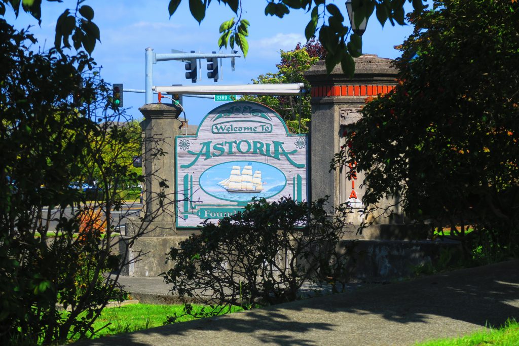 Stopped in Astoria for the day to do the Kindergarten Cop site tour and spend the night before going over the 5mile bridge into Washington State.